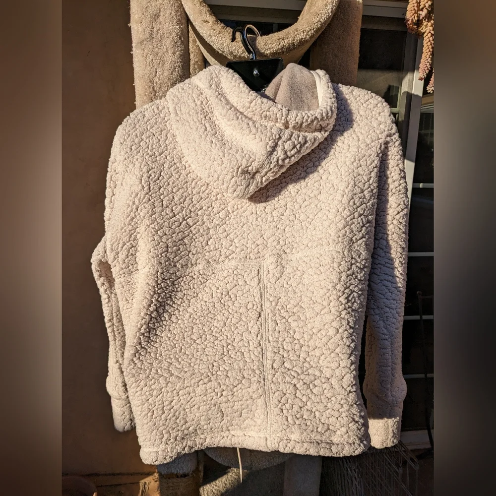 Prana Hooded Fleece - Picture 2 of 13